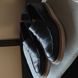 Clarks Mens Loafers sz 9